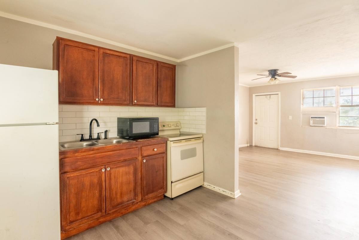 Apartment for rent at 705 13th St #705-4, West Palm Beach, FL 33401