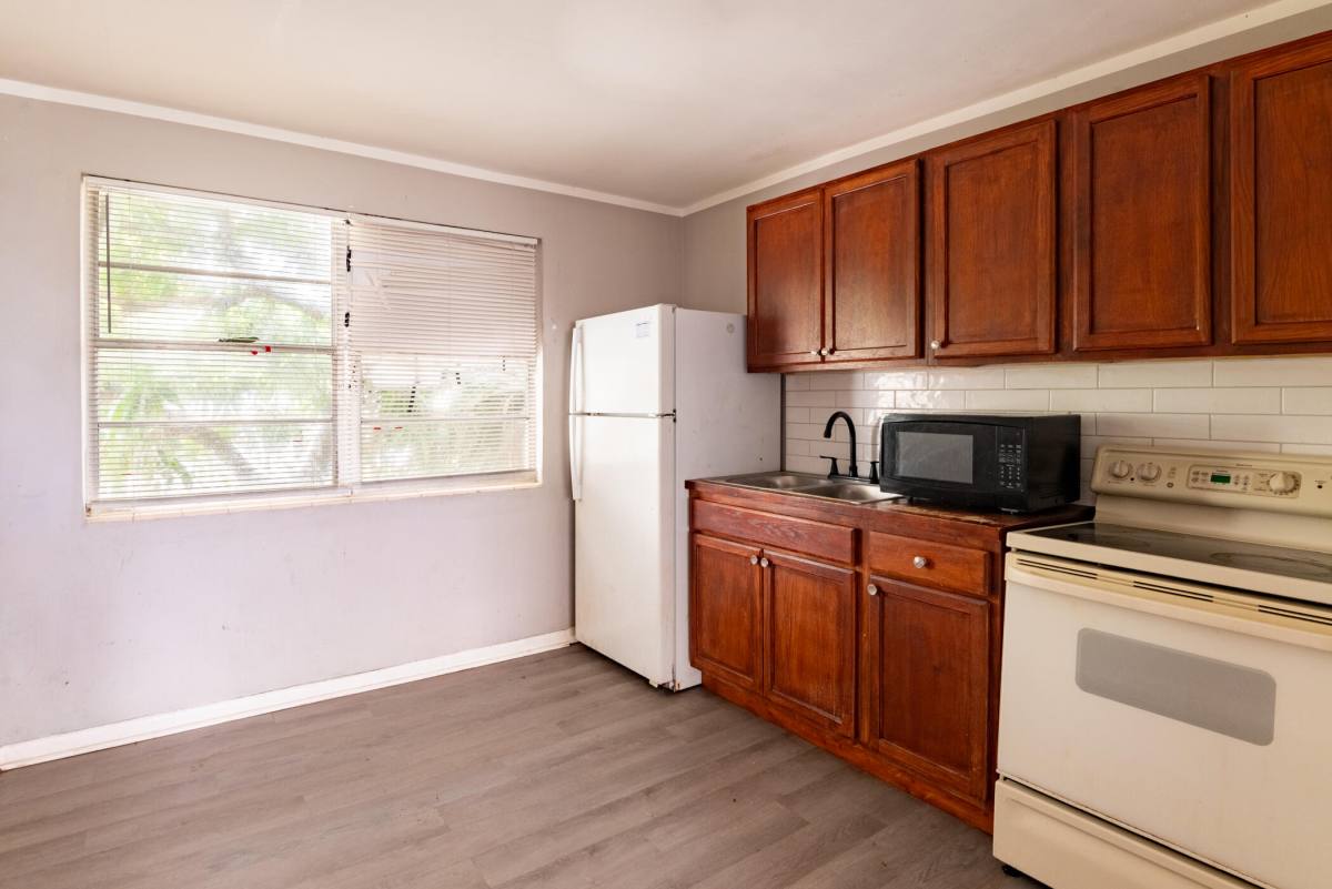 Apartment for rent at 705 13th St #705-4, West Palm Beach, FL 33401