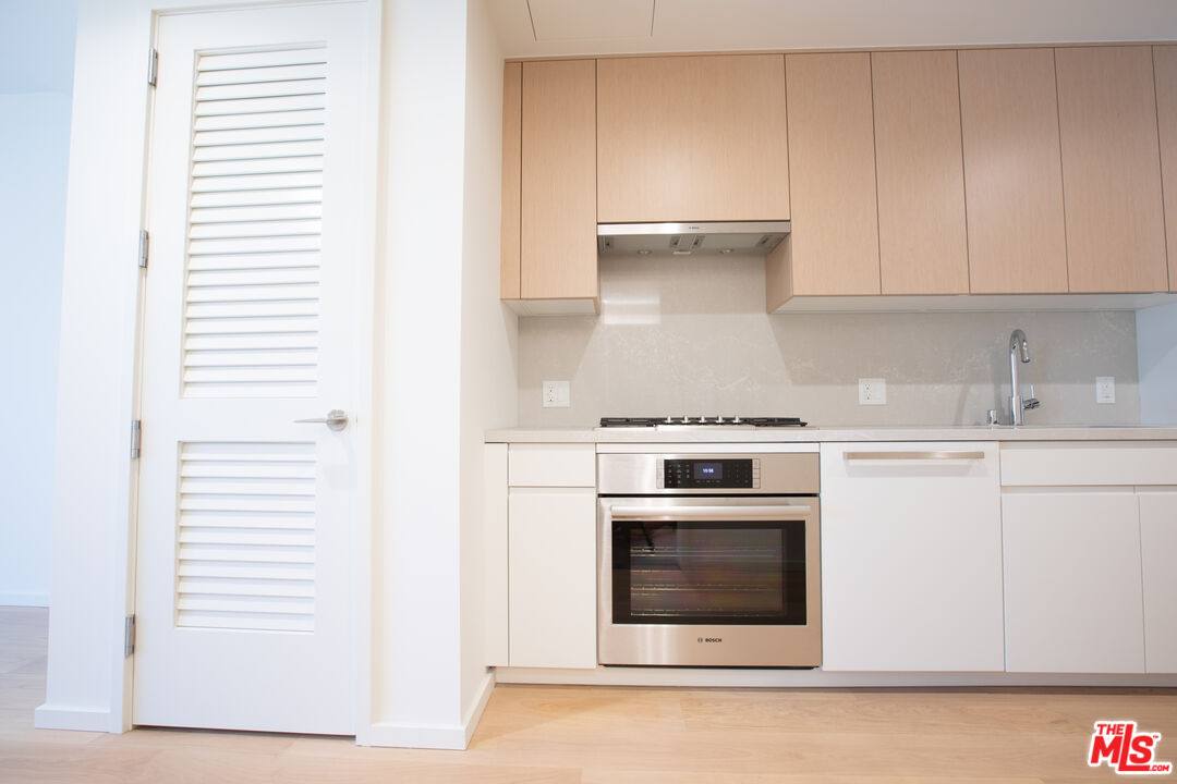 Apartment for rent at 877 Francisco St #1019, Los Angeles, CA 90017