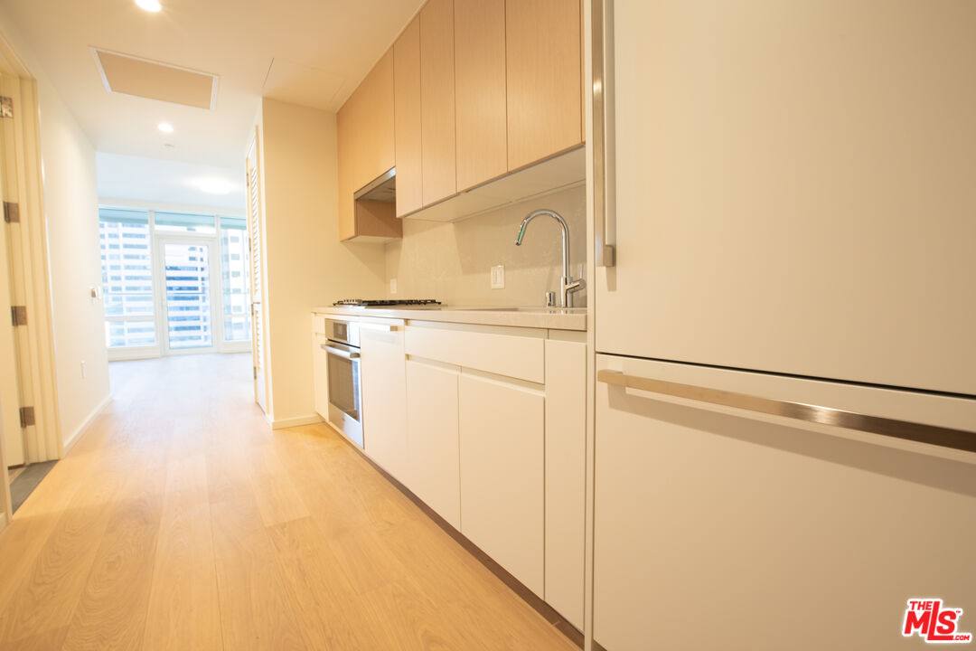 Apartment for rent at 877 Francisco St #1019, Los Angeles, CA 90017