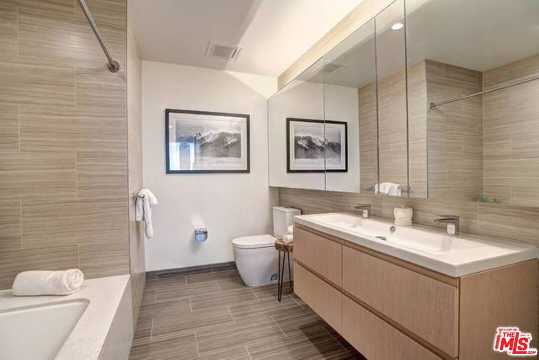 Apartment for rent at 877 Francisco St #1019, Los Angeles, CA 90017