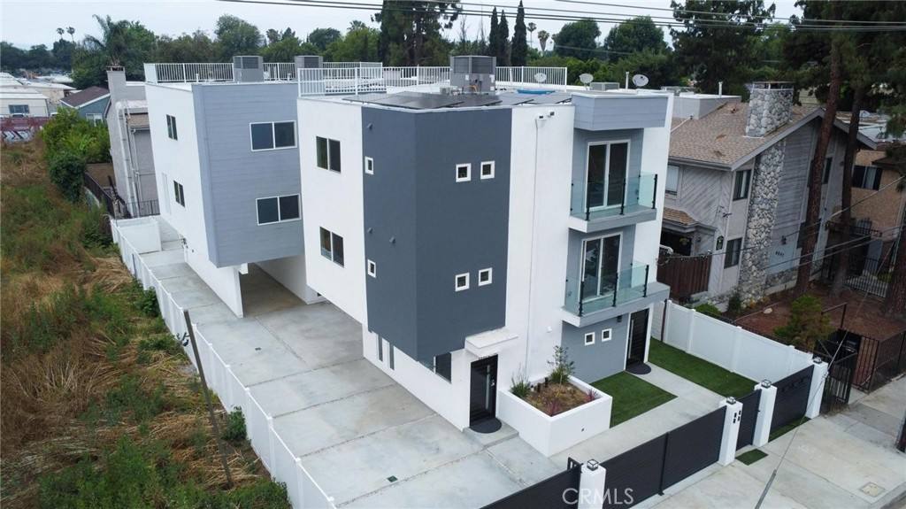 Townhouse for rent at 6845 Haskell Ave #1, Van Nuys, CA 91406