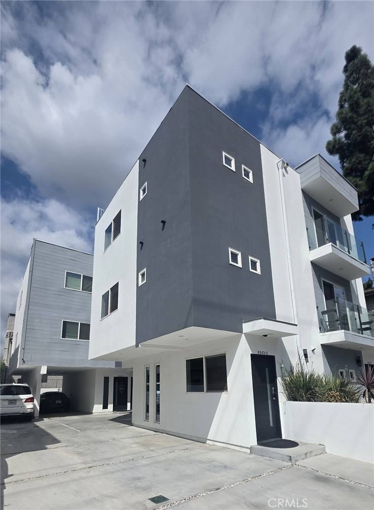 Townhouse for rent at 6845 Haskell Ave #1, Van Nuys, CA 91406