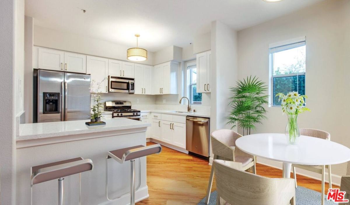 Apartment for rent at 340 Hauser Blvd #4338, Los Angeles, CA 90036