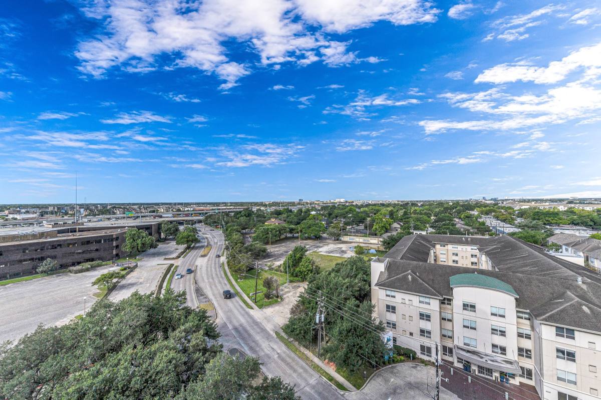 Apartment for rent at 3525 Sage Rd #1115, Houston, TX 77056