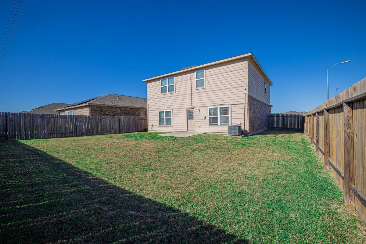 Apartment for rent at 10814 Spring Brook Pass Dr, Humble, TX 77396