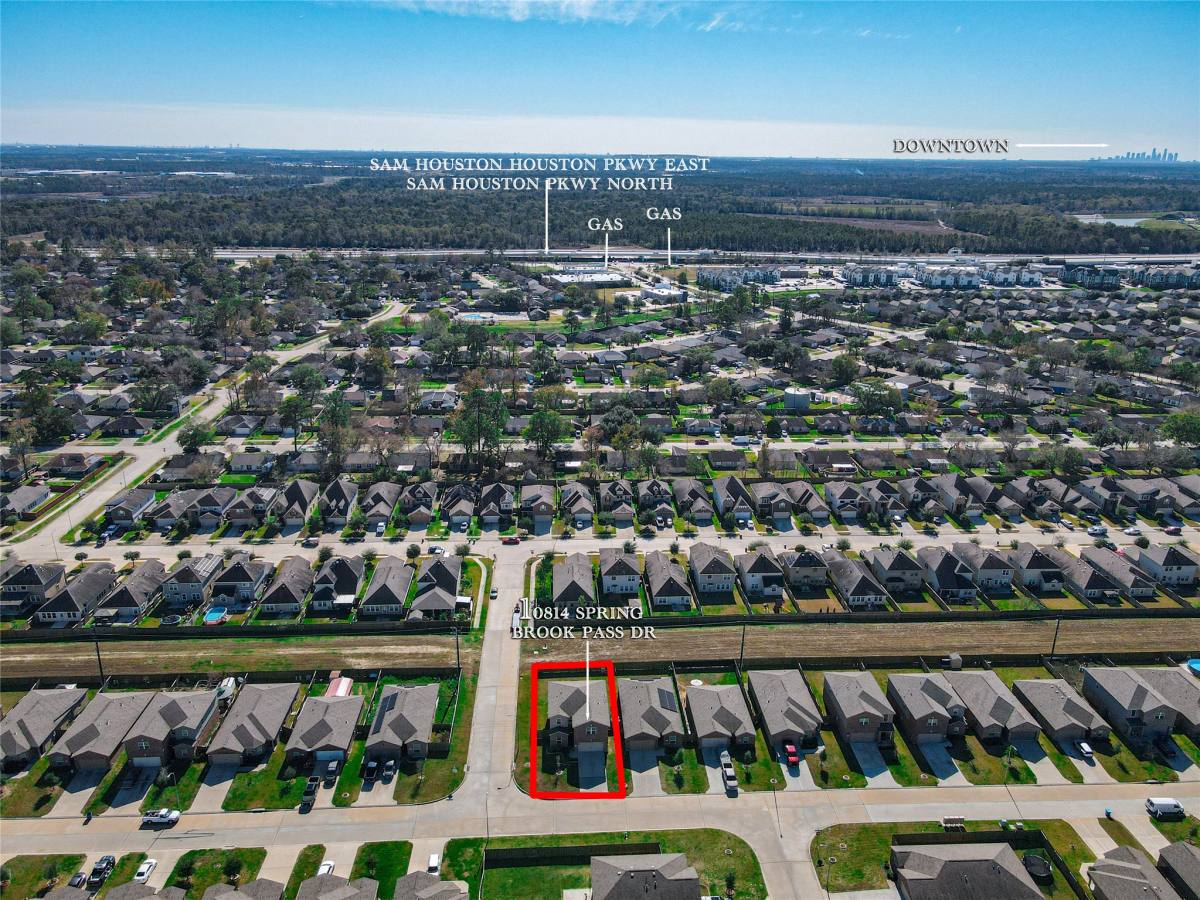 Apartment for rent at 10814 Spring Brook Pass Dr, Humble, TX 77396