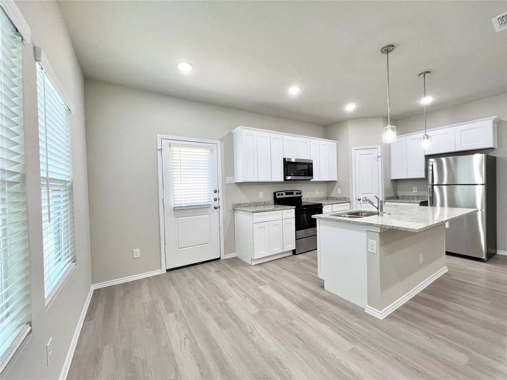 Apartment for rent at 3501 E Renfro St #614, Burleson, TX 76028
