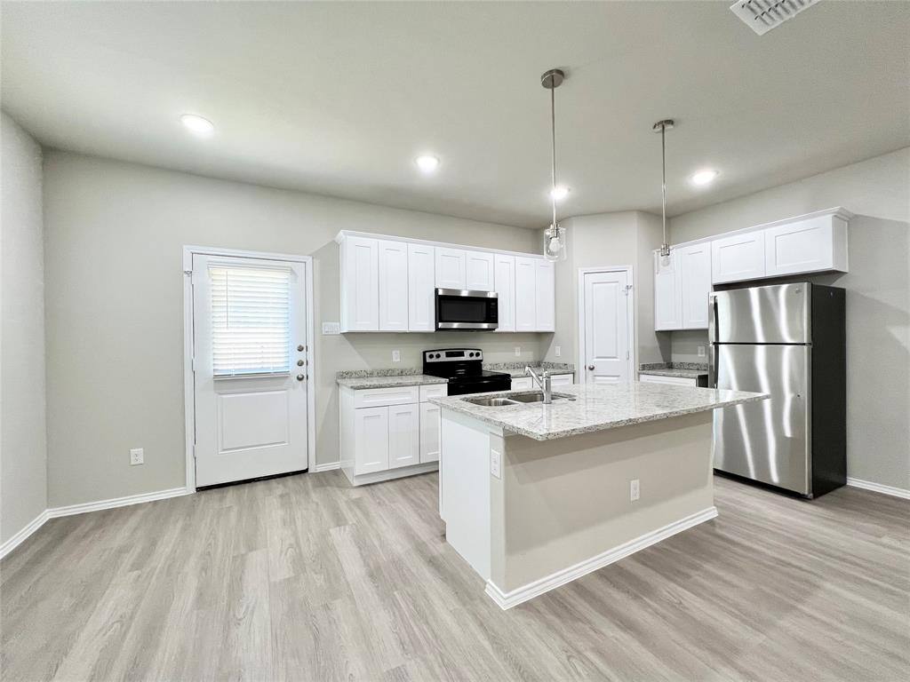 Apartment for rent at 3501 E Renfro St #614, Burleson, TX 76028