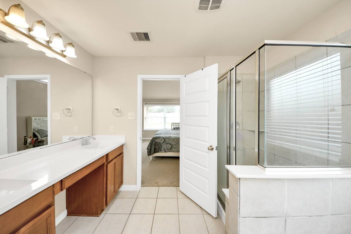 Apartment for rent at 15210 Paxton Landing Lane, Cypress, TX 77433