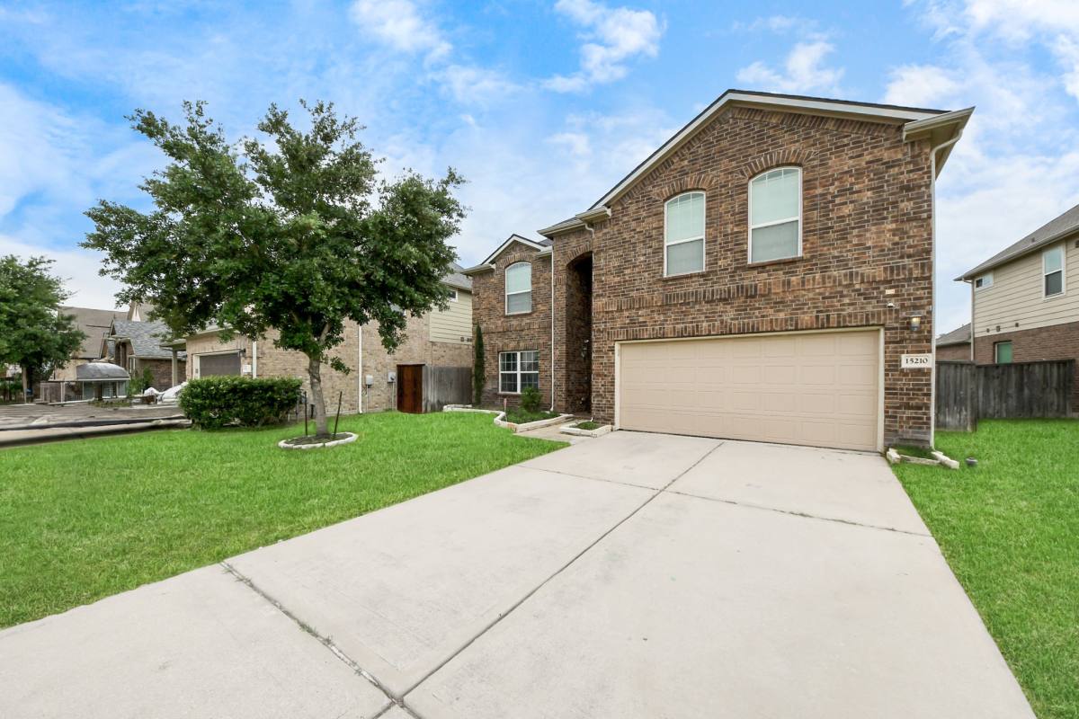 Apartment for rent at 15210 Paxton Landing Lane, Cypress, TX 77433
