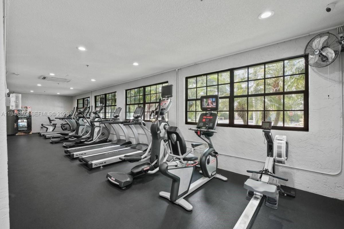 Apartment for rent at 3101 Port Royale Blvd #1013, Fort Lauderdale, FL 33308