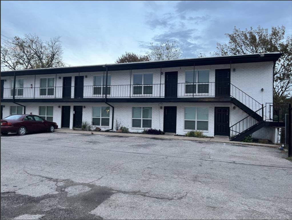 Apartment for rent at 5421 Bryan St #5421B200, Dallas, TX 75206
