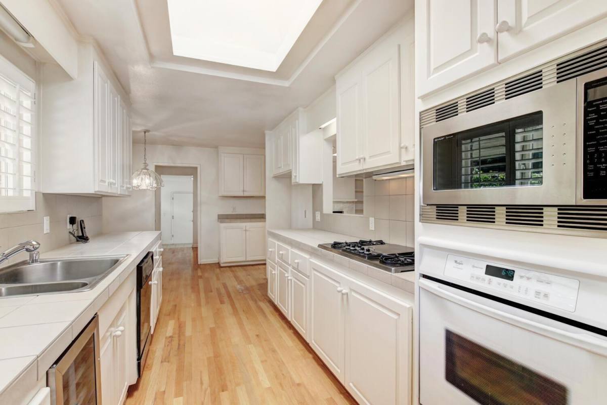 Apartment for rent at 1501 Menlo Ave, Carmichael, CA 95608
