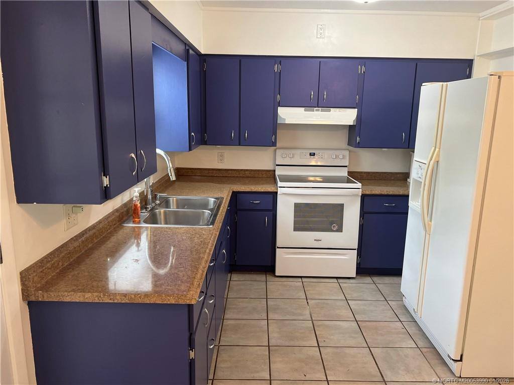 Apartment for rent at 2172 NE Pelican Terrace, Jensen Beach, FL 34957