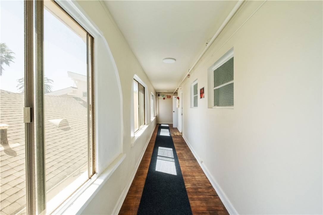 Apartment for rent at 30 Dudley Ave #30-1, Venice, CA 90291
