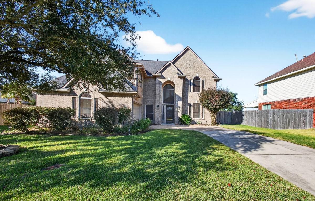 Apartment for rent at 6272 N Fawnlake Dr, Katy, TX 77493