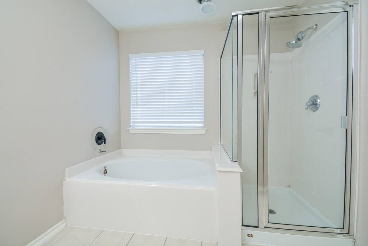 Townhouse for rent at 6058 Shelbourne Park Lane, Houston, TX 77084