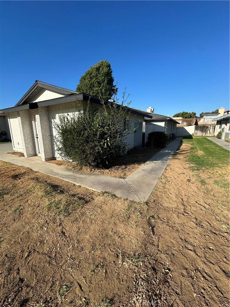 Apartment for rent at 3519 Albany St, Riverside, CA 92503