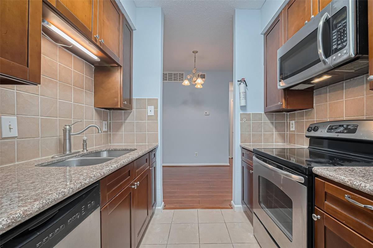 Condo for rent at 7900 N Stadium Dr #123, Houston, TX 77030