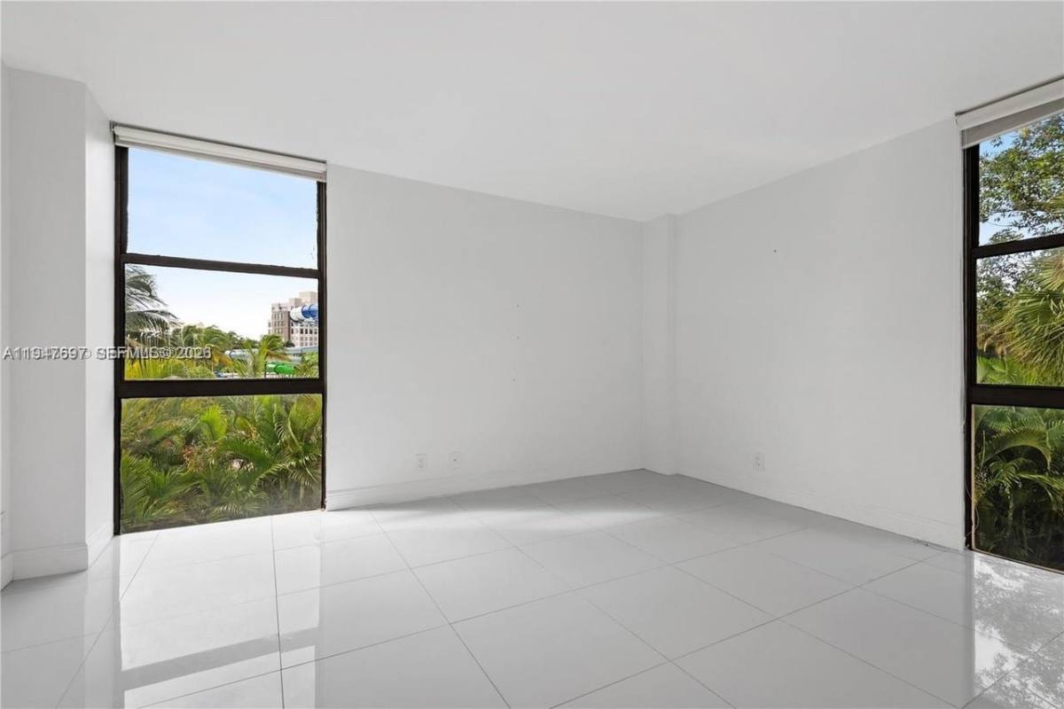 Apartment for rent at 20335 W Country Club Dr #209, Miami, FL 33180