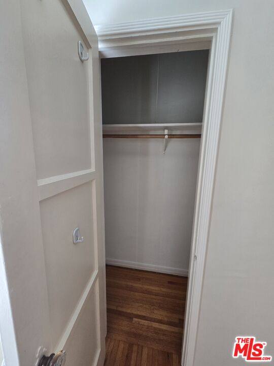 Apartment for rent at 1338 S Dunsmuir Ave, Los Angeles, CA 90019