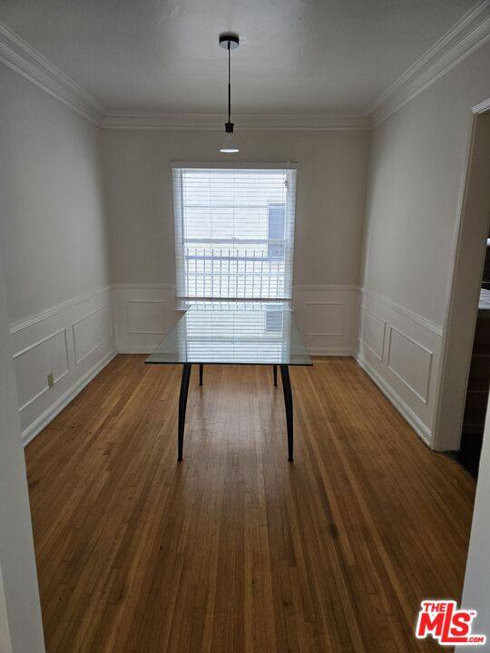 Apartment for rent at 1338 S Dunsmuir Ave, Los Angeles, CA 90019