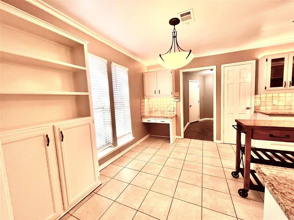 Apartment for rent at 15555 Mosscove Circle, Dallas, TX 75248