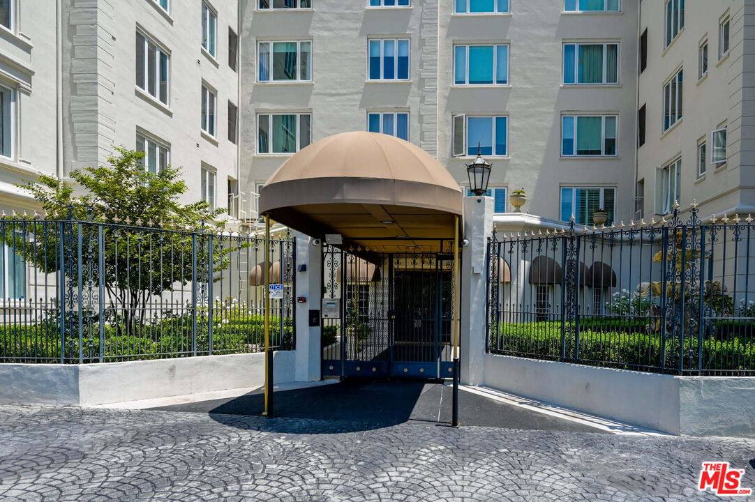 Apartment for rent at 1424 N Crescent Heights Blvd #28, Los Angeles, CA 90046