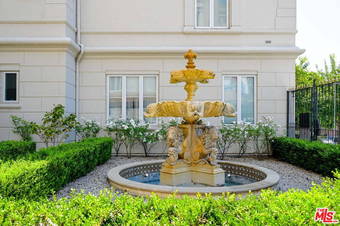Apartment for rent at 1424 N Crescent Heights Blvd #28, Los Angeles, CA 90046