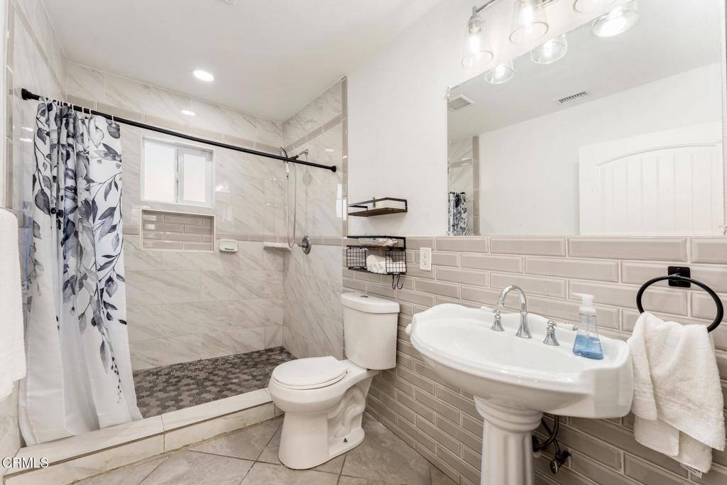 Apartment for rent at 1129 La Puerta St, Los Angeles, CA 90023