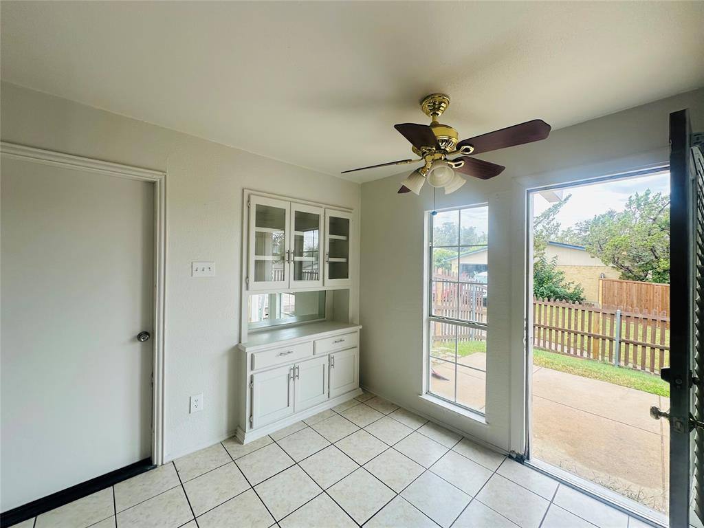 Apartment for rent at 1814 Woodbury, Carrollton, TX 75007