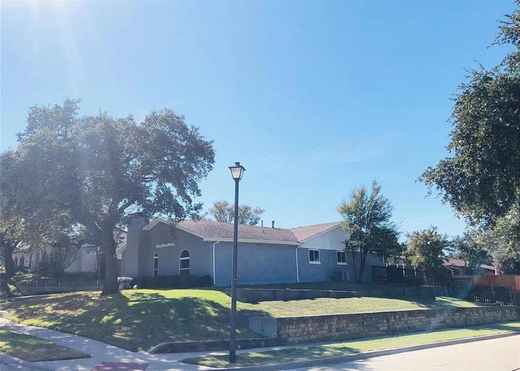 Apartment for rent at 1814 Woodbury, Carrollton, TX 75007