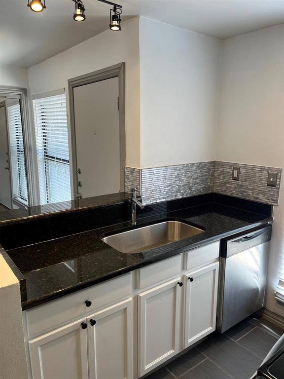 Apartment for rent at 2800 Douglas Ave #220, Dallas, TX 75219