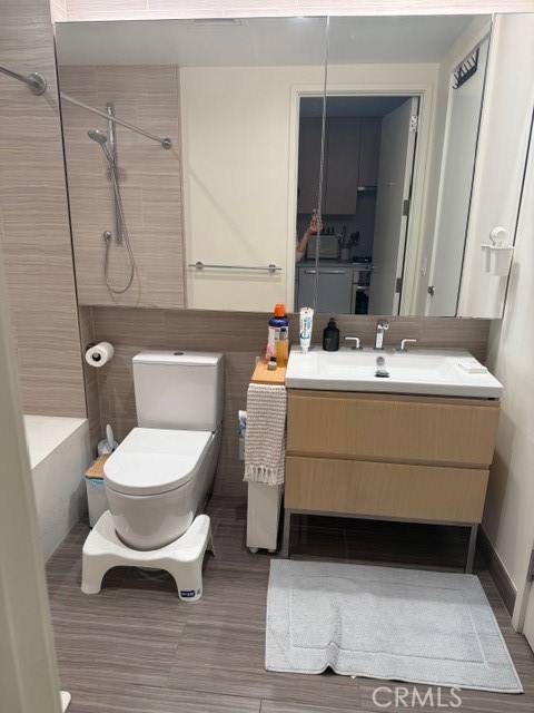 Apartment for rent at 877 Francisco St #877, Los Angeles, CA 90017