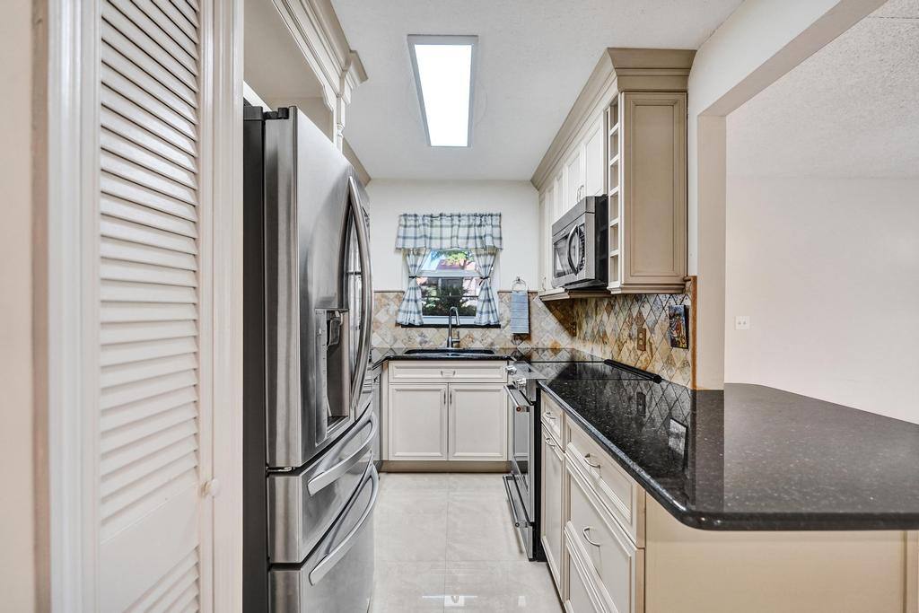 Apartment for rent at 1050 NW 13th St #1050193D, Boca Raton, FL 33486