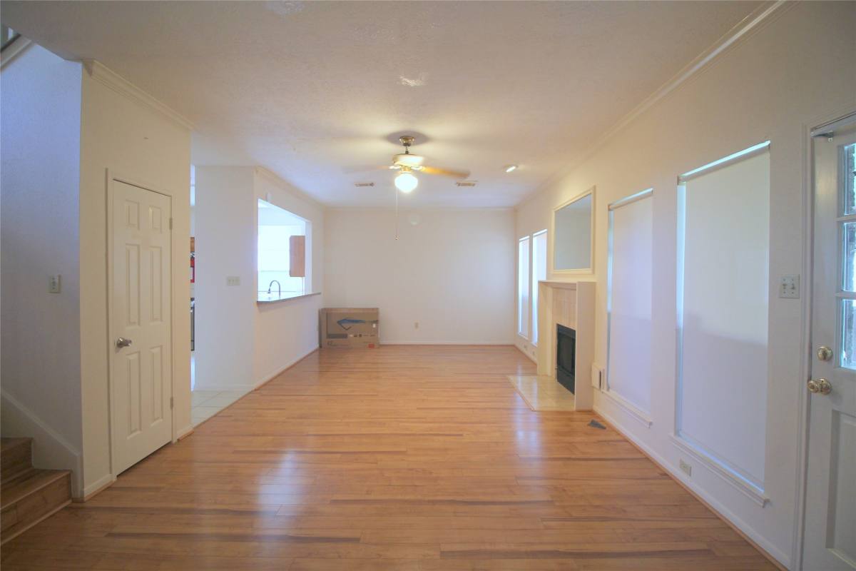 Apartment for rent at 16326 Brush Meadows, Sugar Land, TX 77498