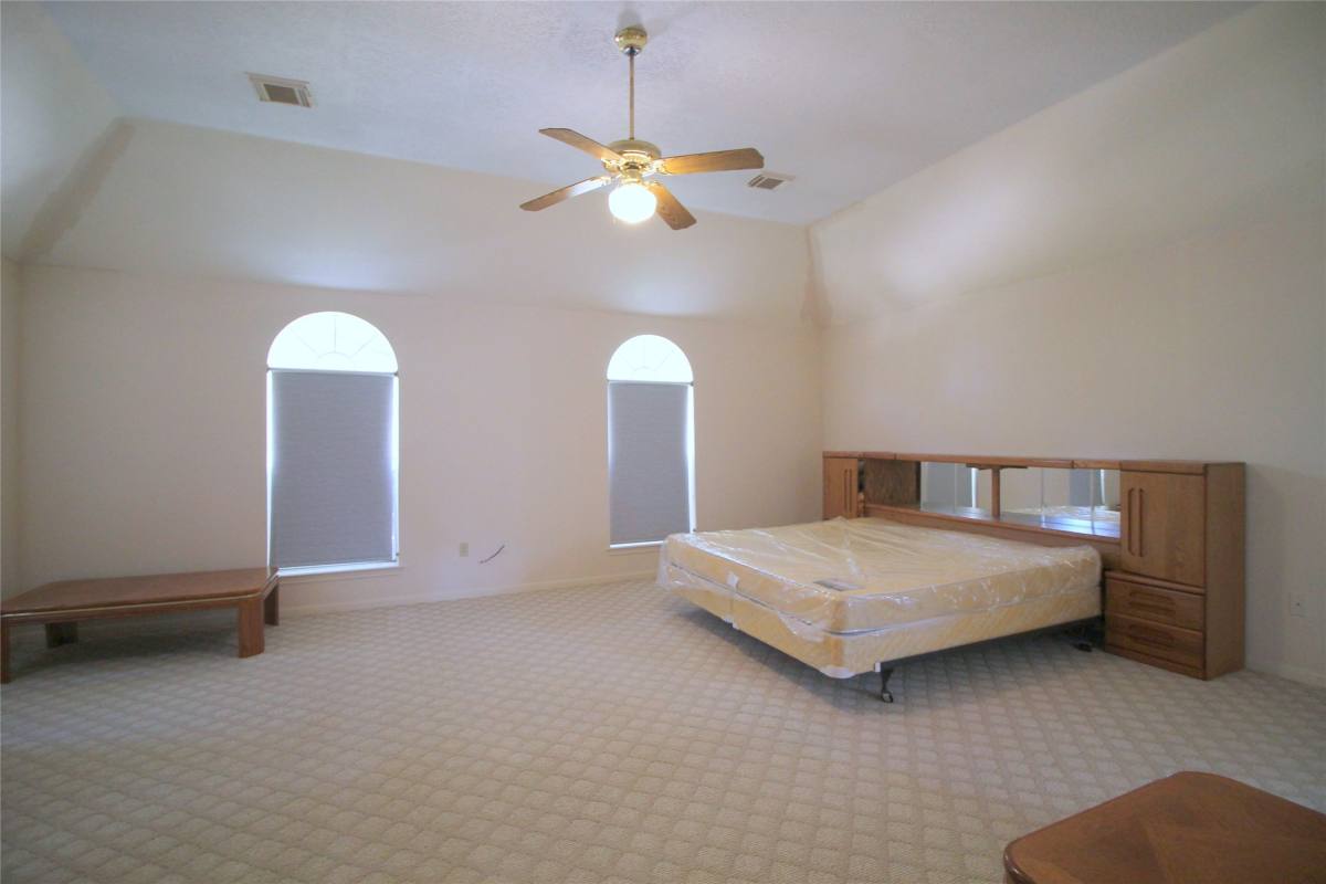Apartment for rent at 16326 Brush Meadows, Sugar Land, TX 77498