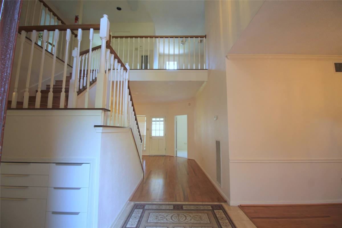 Apartment for rent at 16326 Brush Meadows, Sugar Land, TX 77498