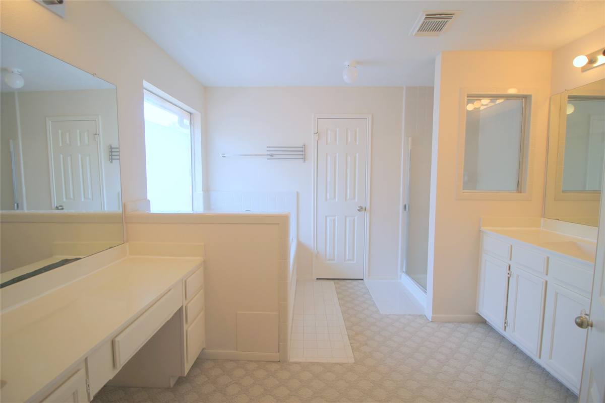 Apartment for rent at 16326 Brush Meadows, Sugar Land, TX 77498