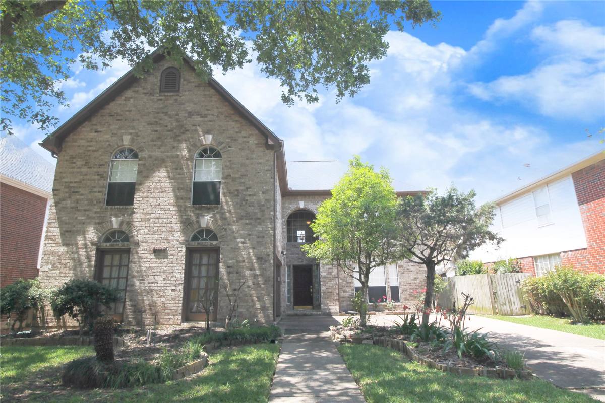 Apartment for rent at 16326 Brush Meadows, Sugar Land, TX 77498