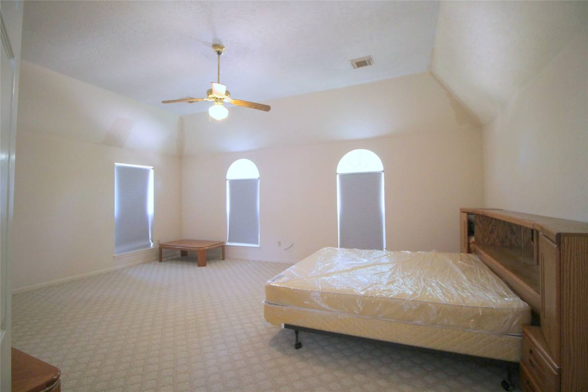 Apartment for rent at 16326 Brush Meadows, Sugar Land, TX 77498