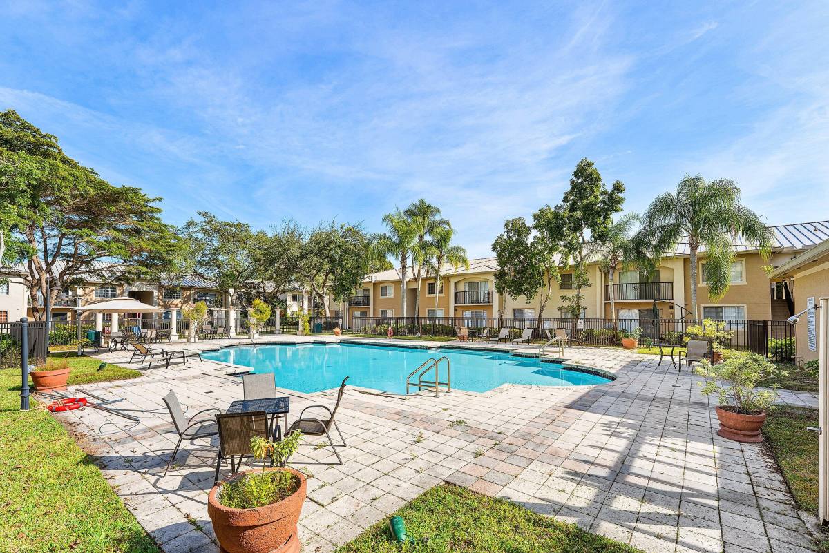 Apartment for rent at 1000 Crestwood Court S #1015, West Palm Beach, FL 33411