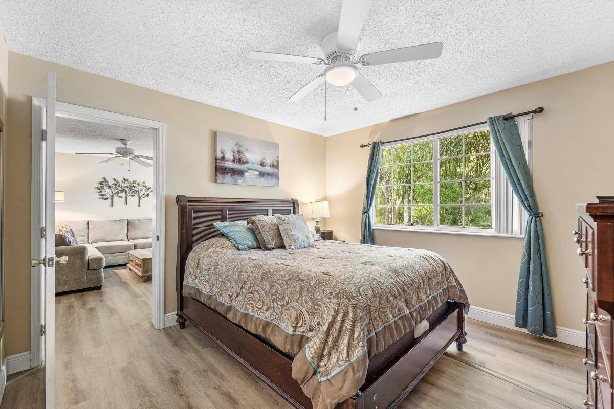 Apartment for rent at 1000 Crestwood Court S #1015, West Palm Beach, FL 33411