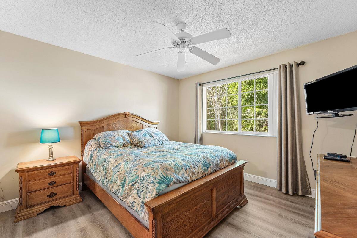 Apartment for rent at 1000 Crestwood Court S #1015, West Palm Beach, FL 33411