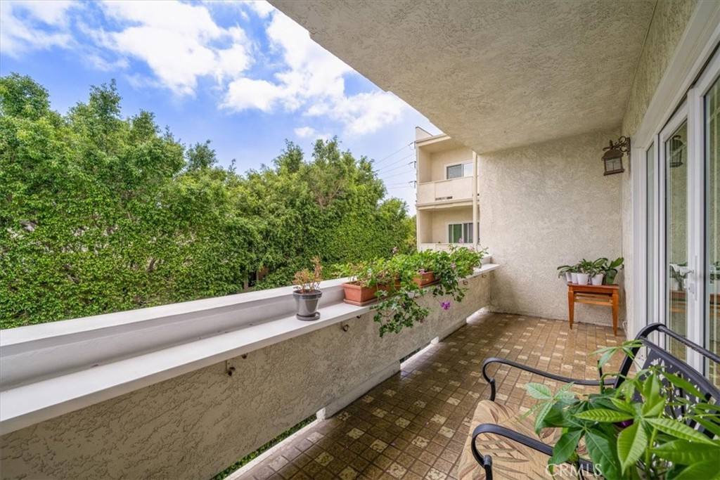 Condo for rent at 1228 N La Cienega Blvd #203, West Hollywood, CA 90069