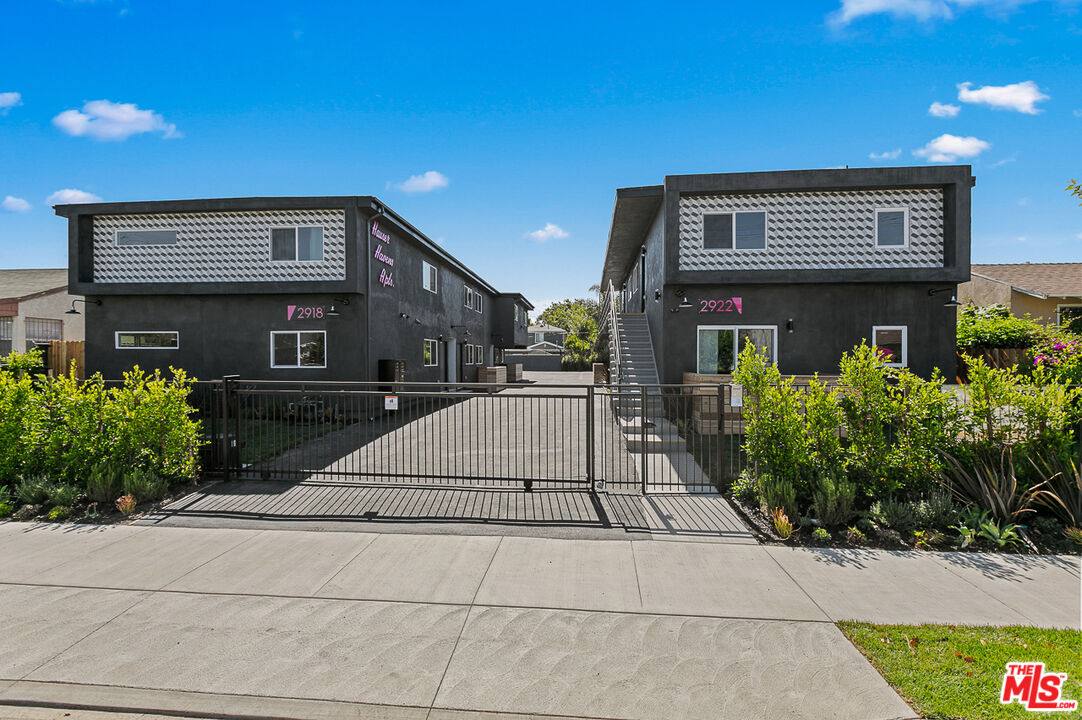 Apartment for rent at 2922 Hauser Blvd #2, Los Angeles, CA 90016