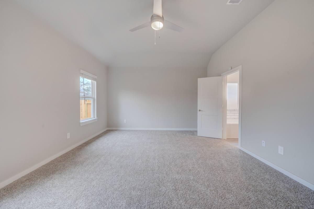 Apartment for rent at 14257 Lake Lodge Dr, Conroe, TX 77384