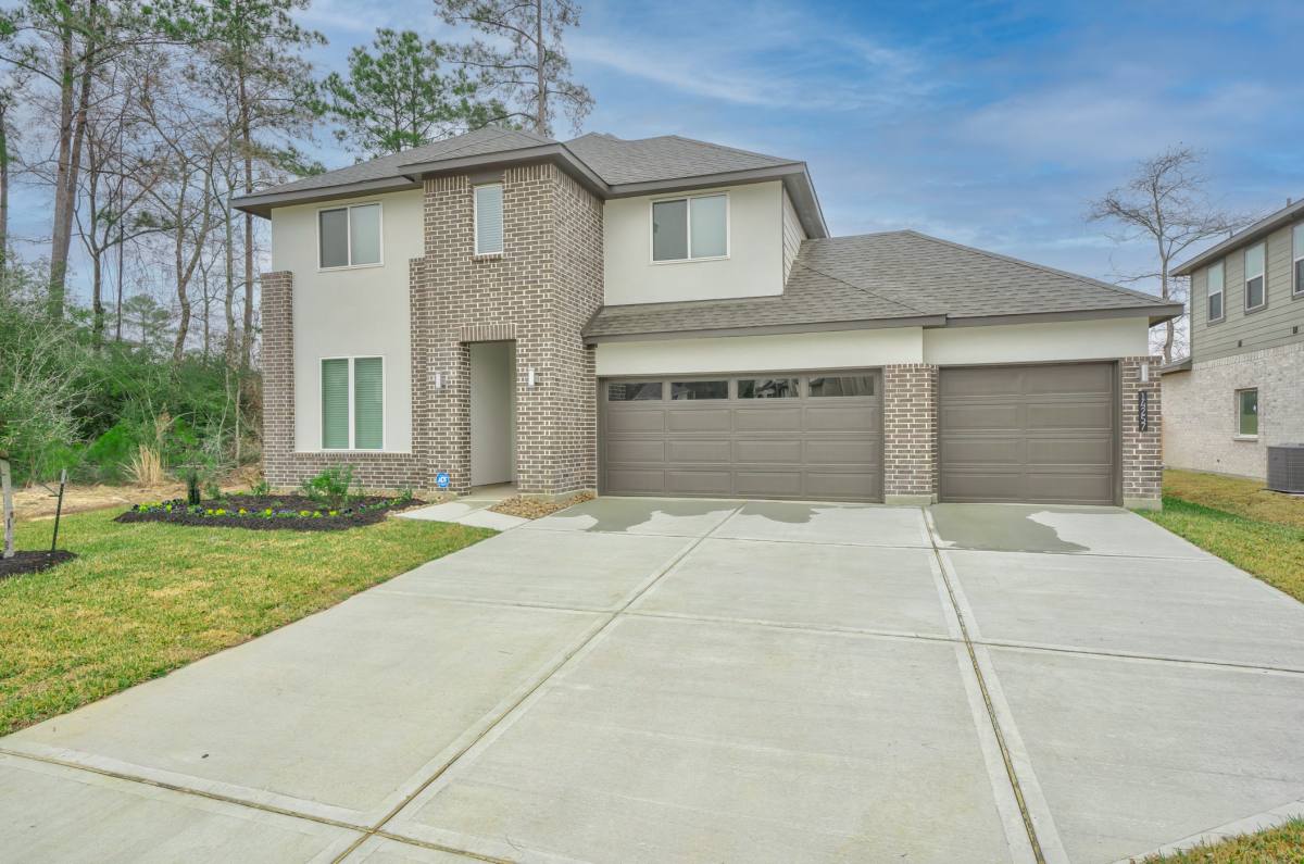 Apartment for rent at 14257 Lake Lodge Dr, Conroe, TX 77384