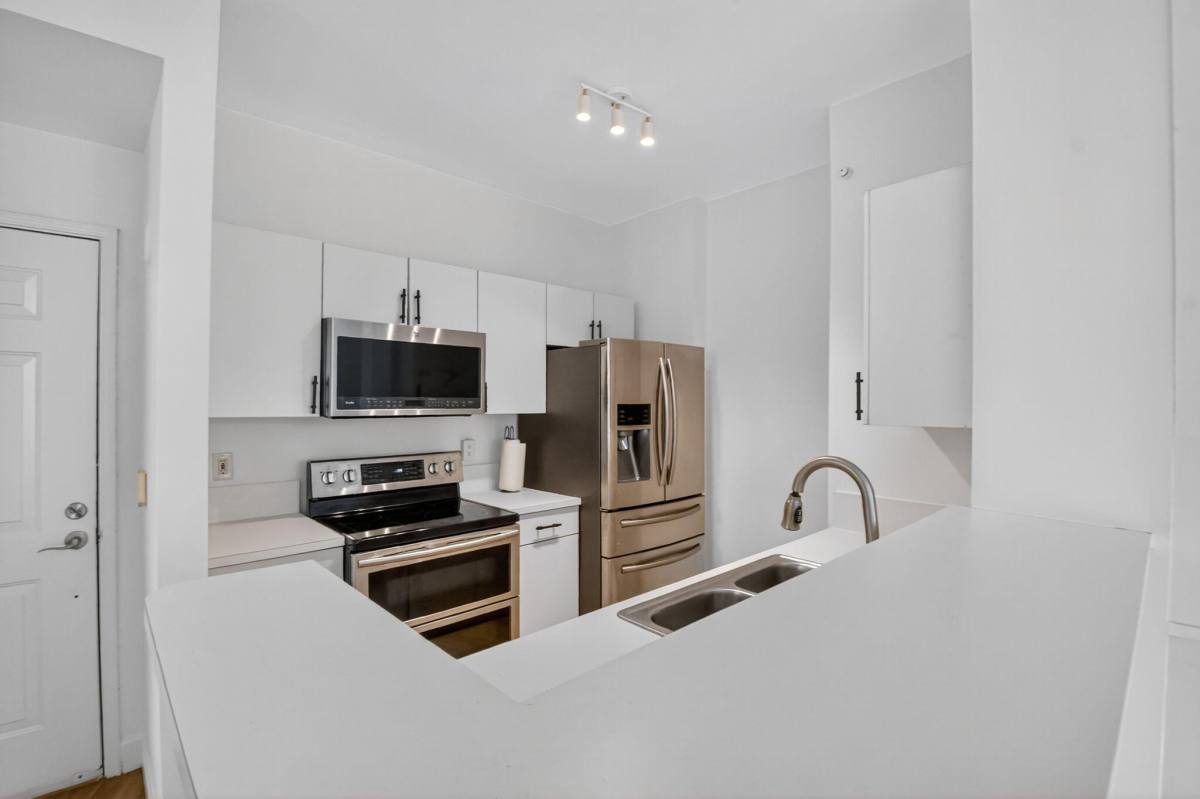 Condo for rent at 630 S Sapodilla Ave #121, West Palm Beach, FL 33401